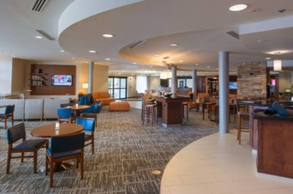 Courtyard By Marriott Canton 5