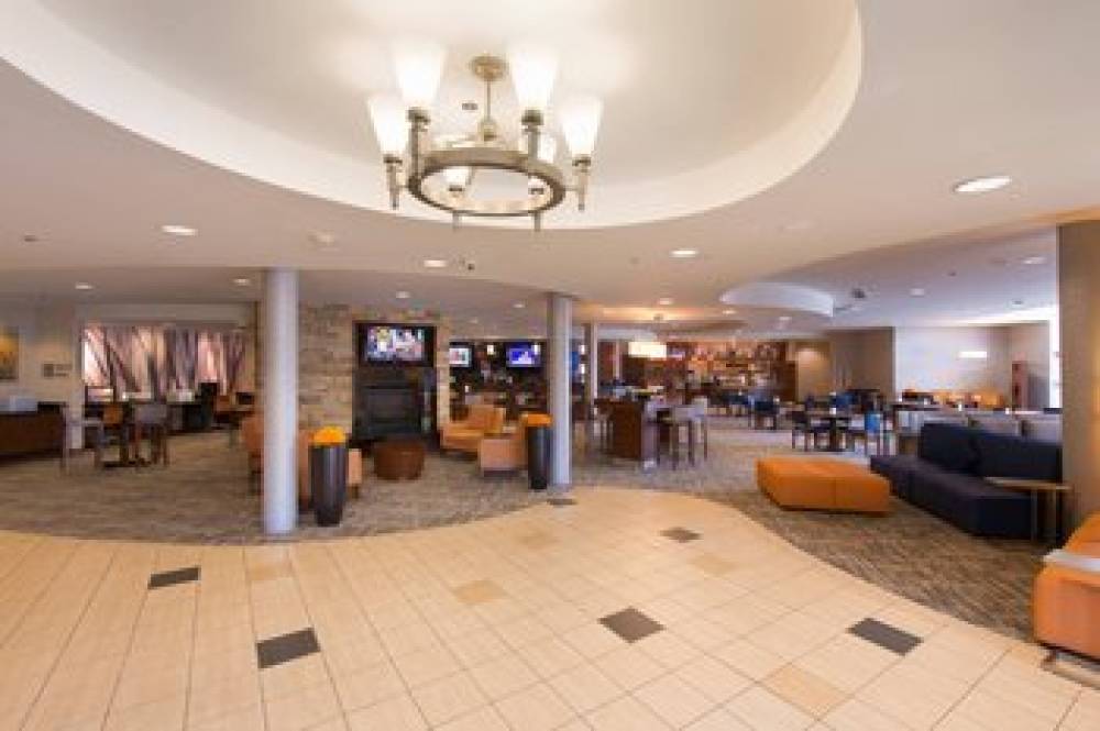 Courtyard By Marriott Canton 4