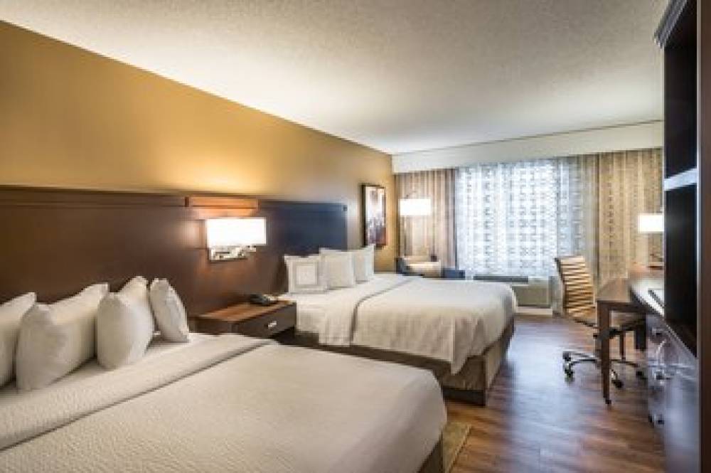 Courtyard By Marriott Charleston Historic District 10