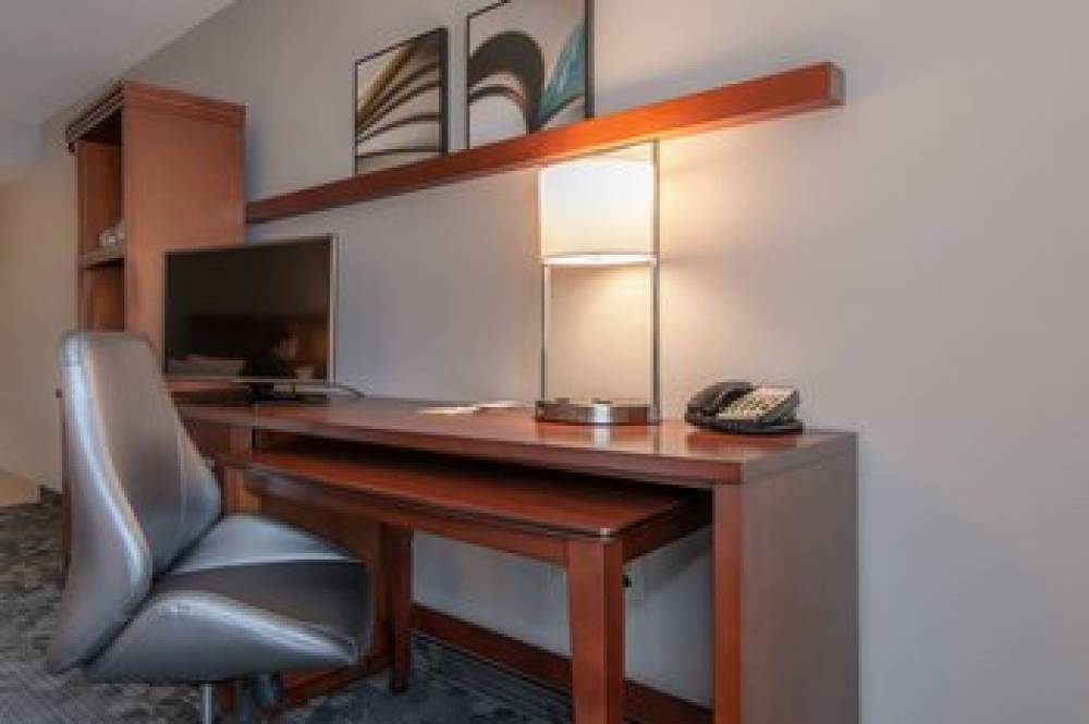 Courtyard By Marriott Charlotte Lake Norman 8