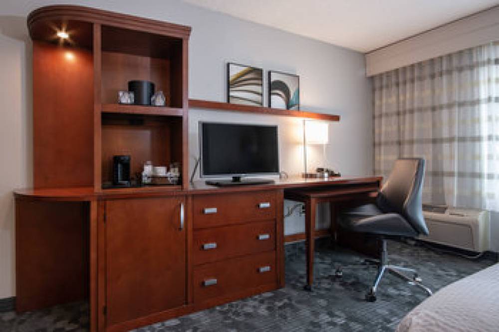 Courtyard By Marriott Charlotte Lake Norman 7