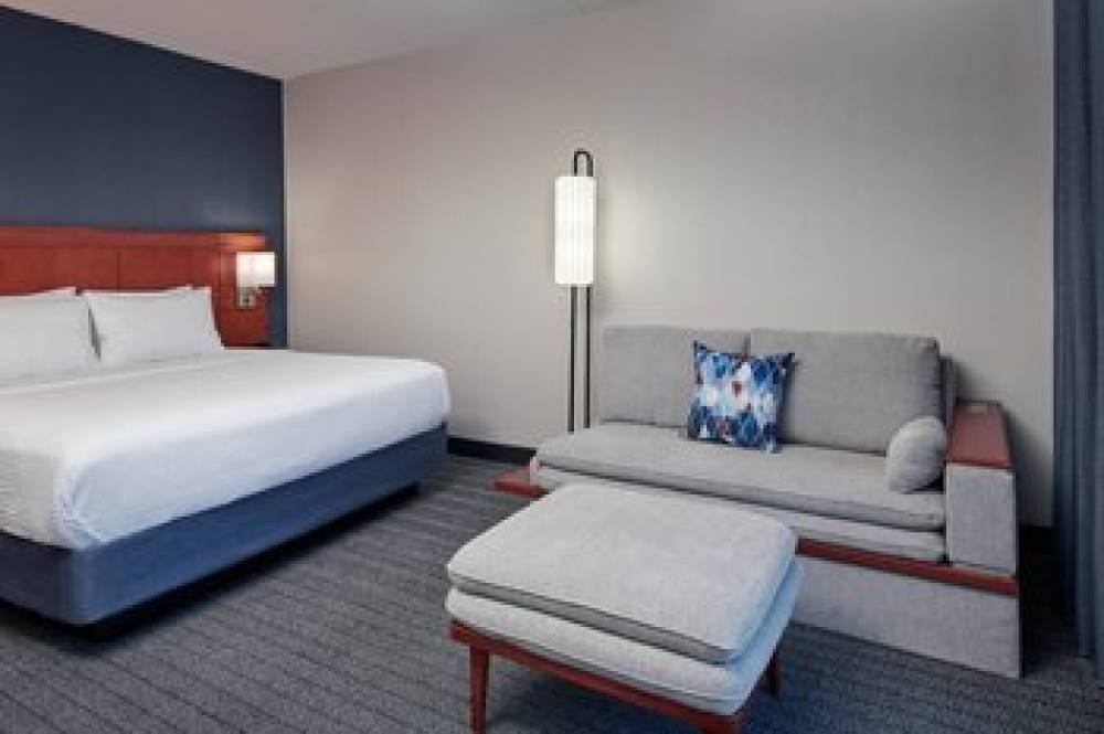 Courtyard By Marriott Chicago Lincolnshire 7