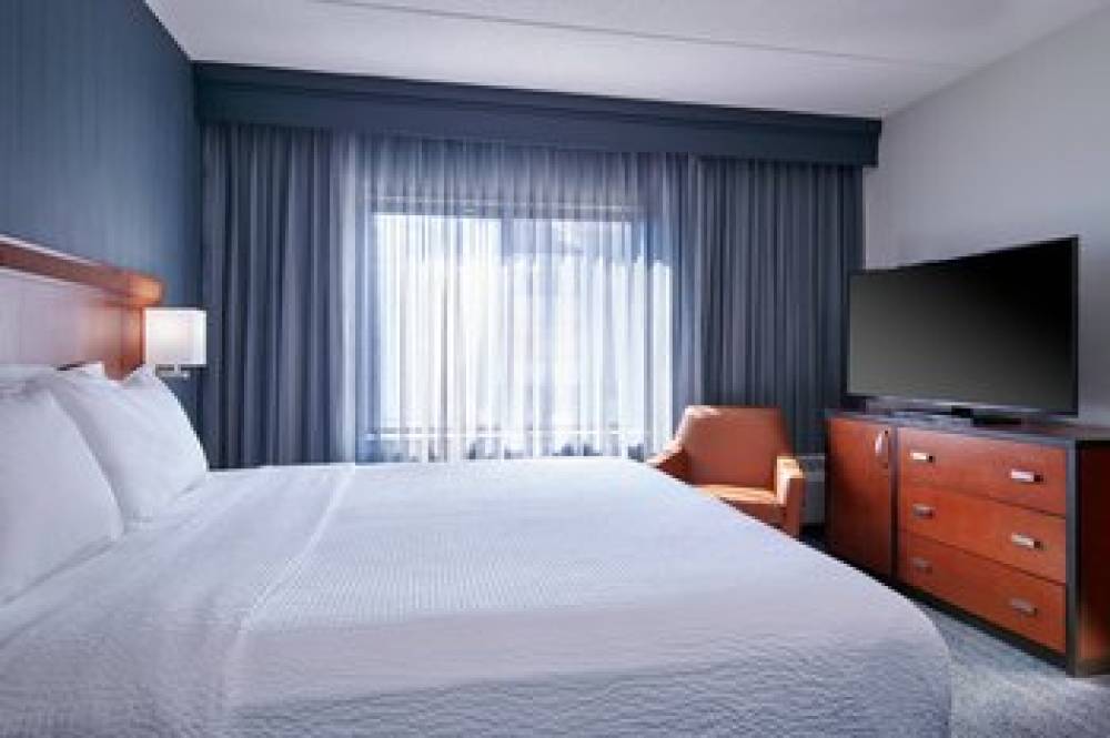 Courtyard By Marriott Chicago Lincolnshire 3