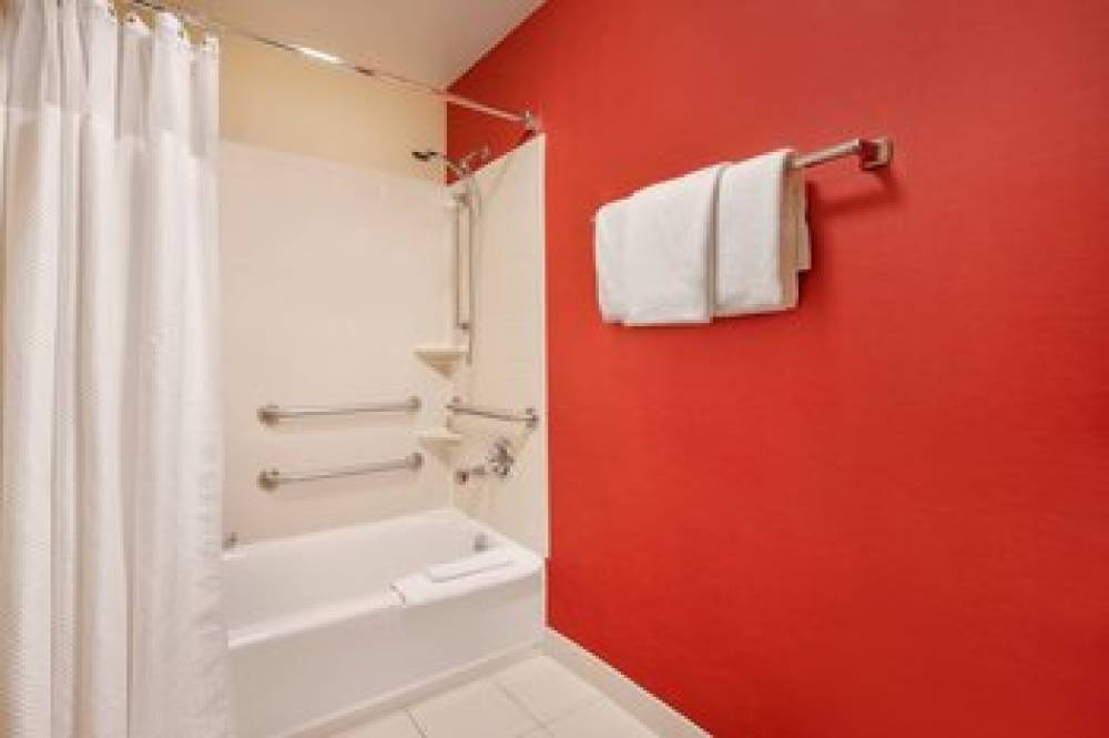 Courtyard By Marriott Chicago Midway Airport 7