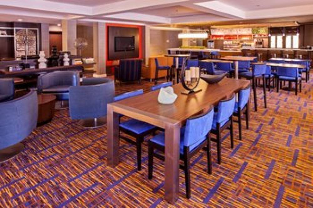 Courtyard By Marriott Chicago Midway Airport 6