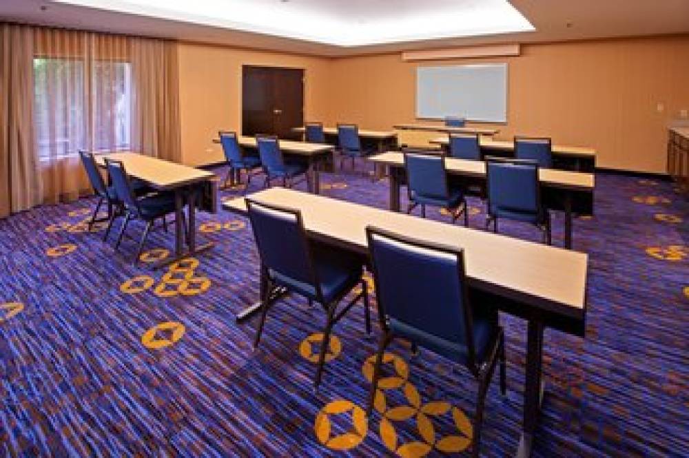 Courtyard By Marriott Chicago Midway Airport 4