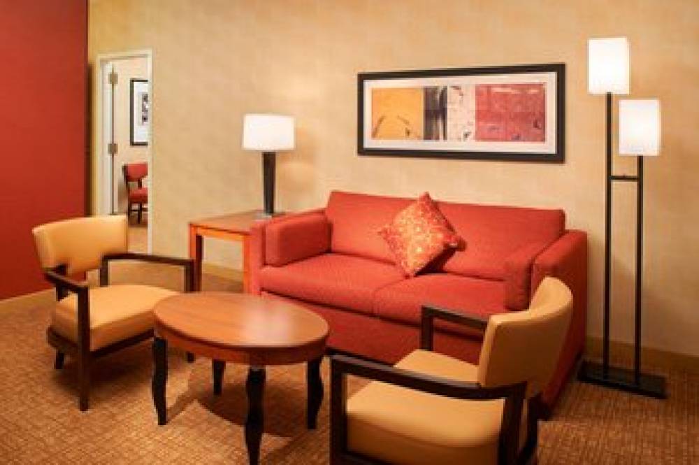 Courtyard By Marriott Chicago Naperville 5