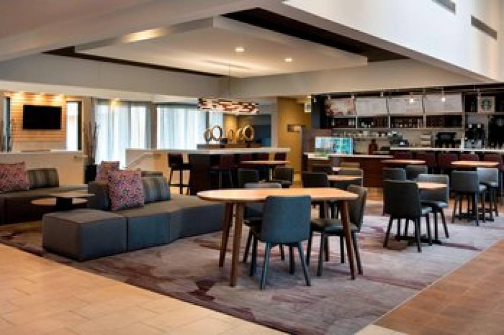 Courtyard By Marriott Chicago Naperville 6