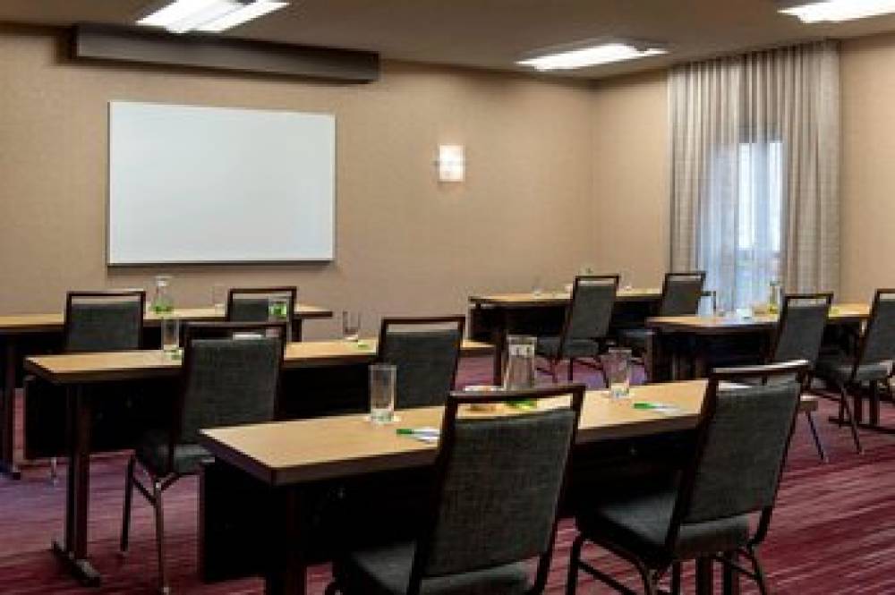 Courtyard By Marriott Chicago Naperville 10