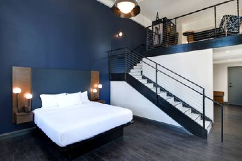 Courtyard By Marriott Cincinnati Downtown 4