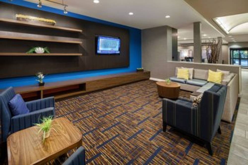 Courtyard By Marriott Cleveland Beachwood 5
