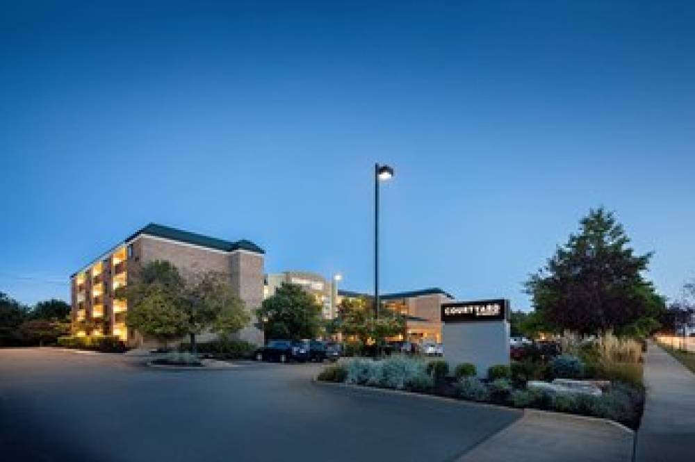 Courtyard By Marriott Cleveland Beachwood 2
