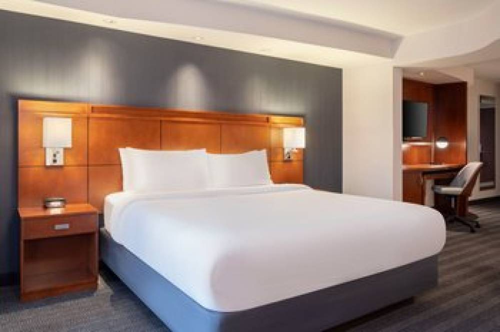 Courtyard By Marriott Columbus New Albany 10