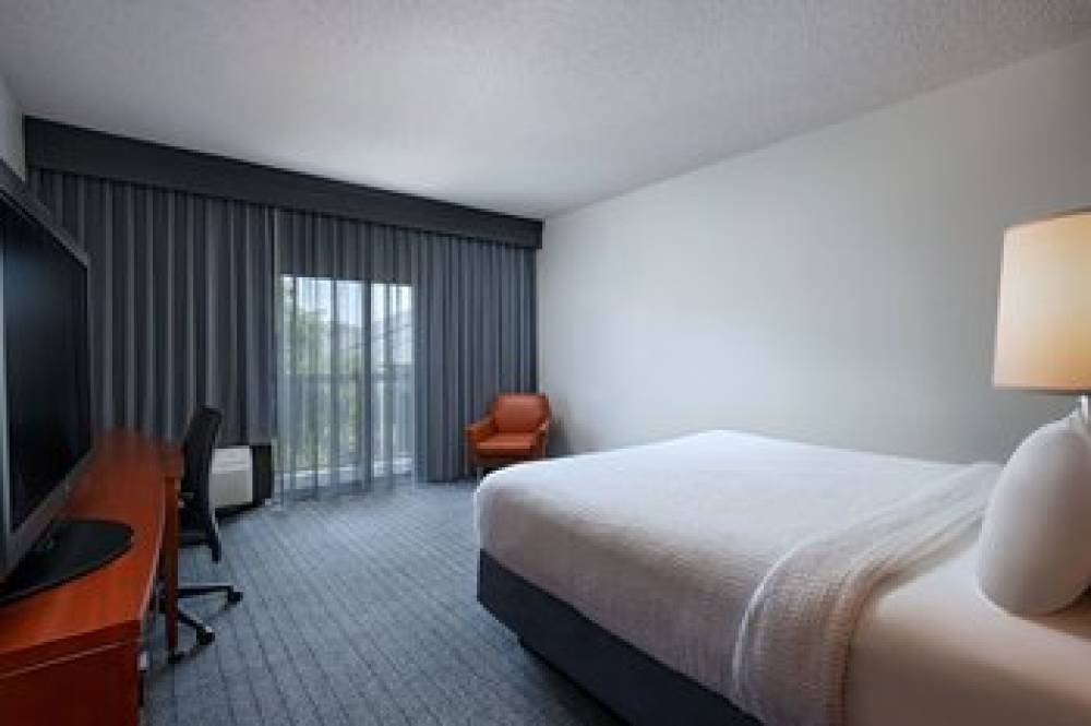 Courtyard By Marriott Dallas Arlington Entertainment District 4