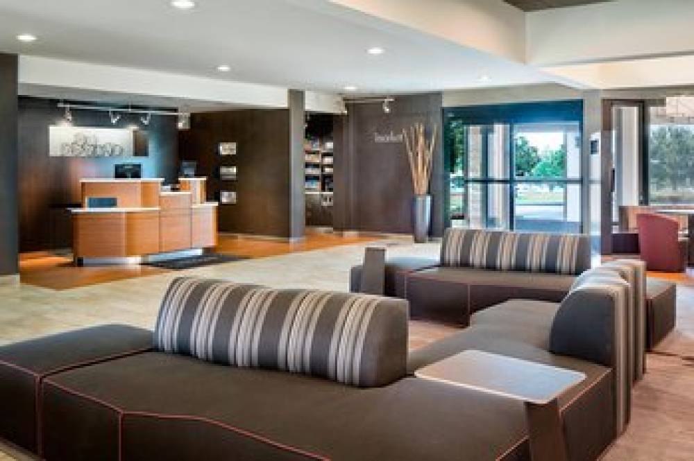 Courtyard By Marriott Dallas Arlington Entertainment District 1