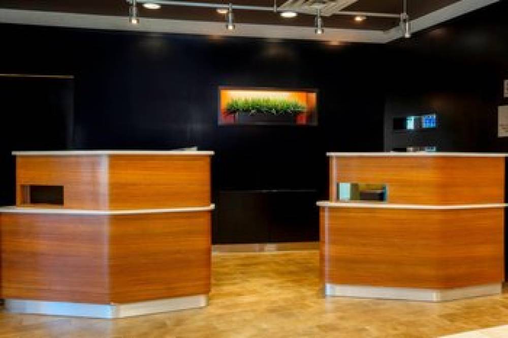 Courtyard By Marriott Dallas Arlington South 3