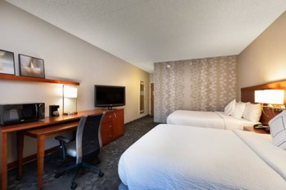 Courtyard By Marriott Dallas-Fort Worth Bedford 8