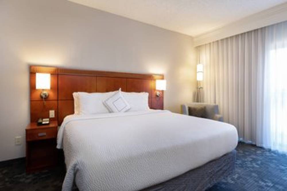 Courtyard By Marriott Dallas-Fort Worth Bedford 9