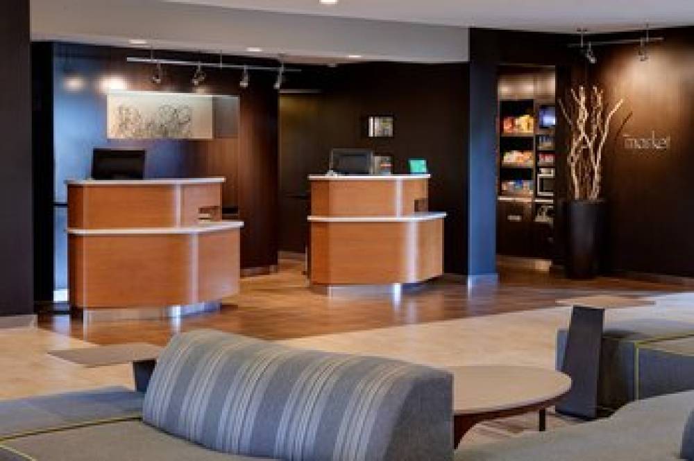 Courtyard By Marriott Detroit Dearborn 3