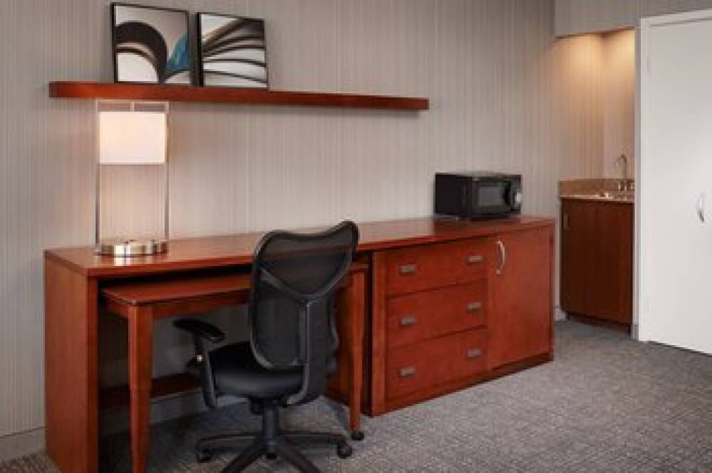 Courtyard By Marriott Detroit Downtown 10