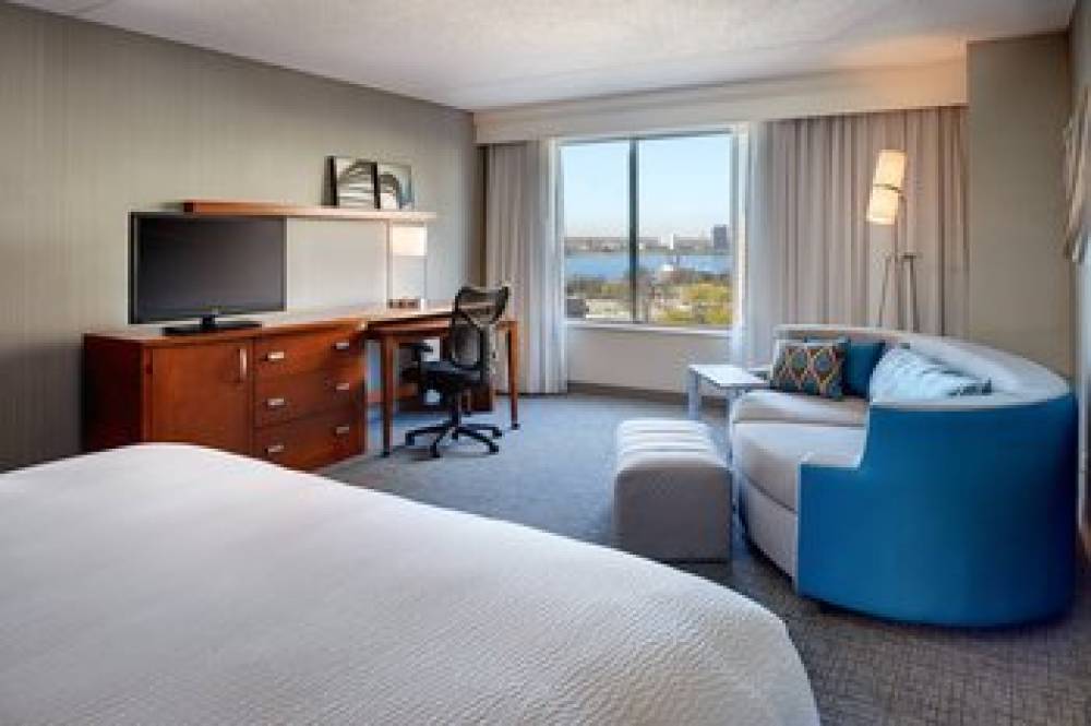 Courtyard By Marriott Detroit Downtown 7