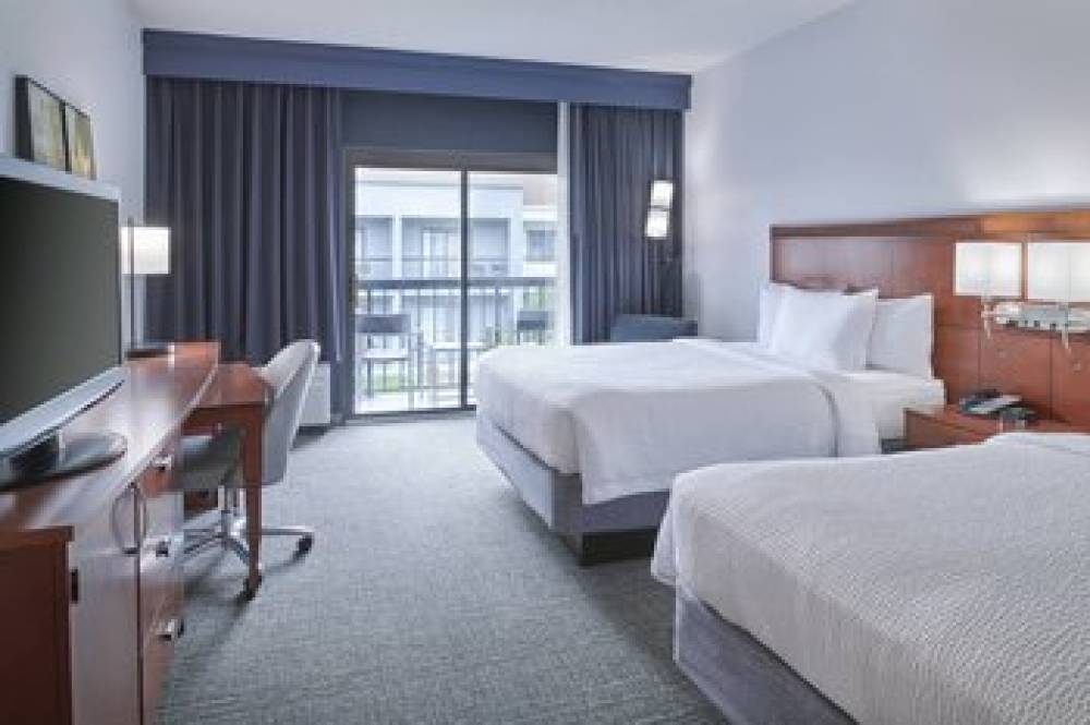 Courtyard By Marriott Detroit Troy 3