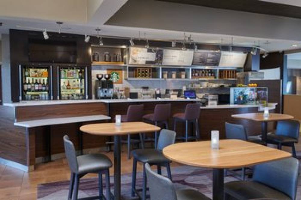 Courtyard By Marriott Detroit Troy 2