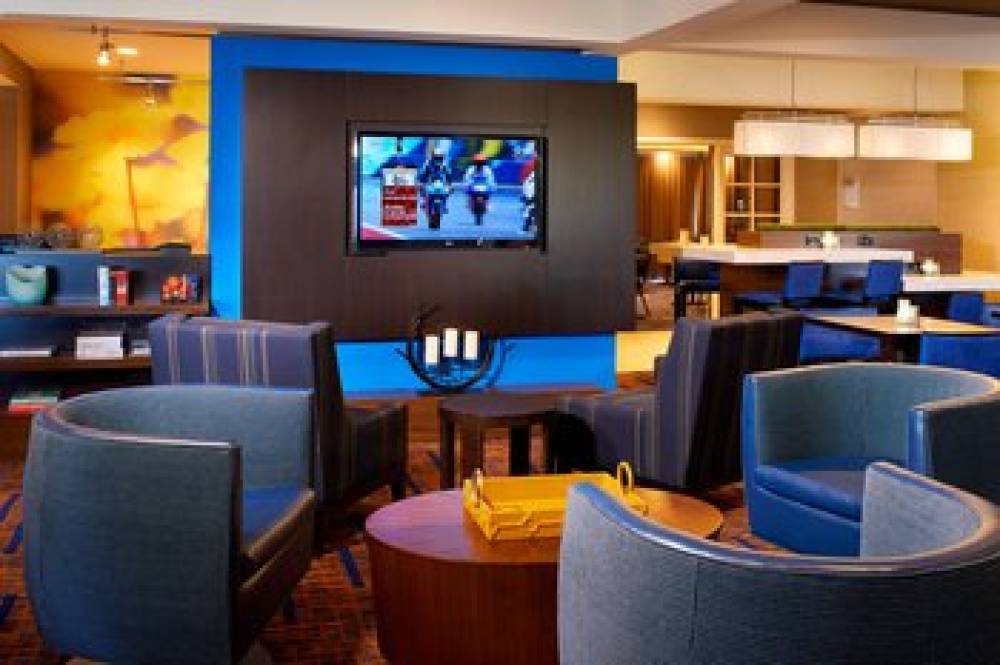 Courtyard By Marriott Detroit Utica 1