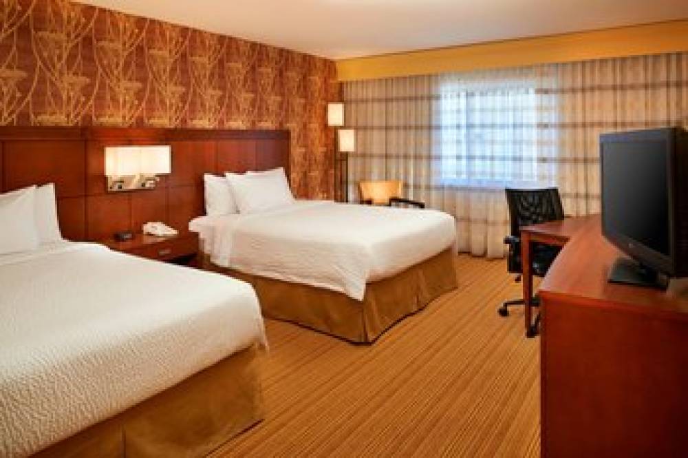 Courtyard By Marriott Detroit Utica 5