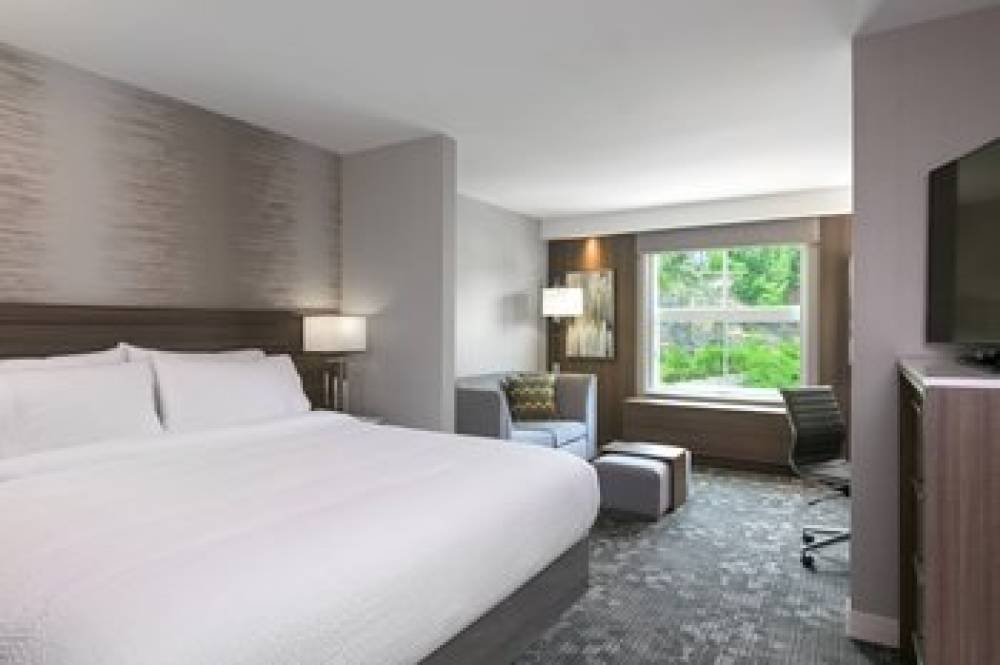 Courtyard By Marriott Edgewater NYC Area 8