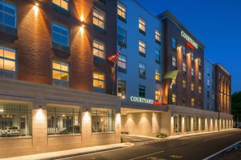 Courtyard By Marriott Edgewater NYC Area 4