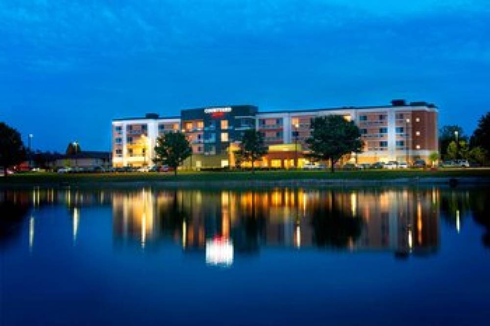 Courtyard By Marriott Evansville East