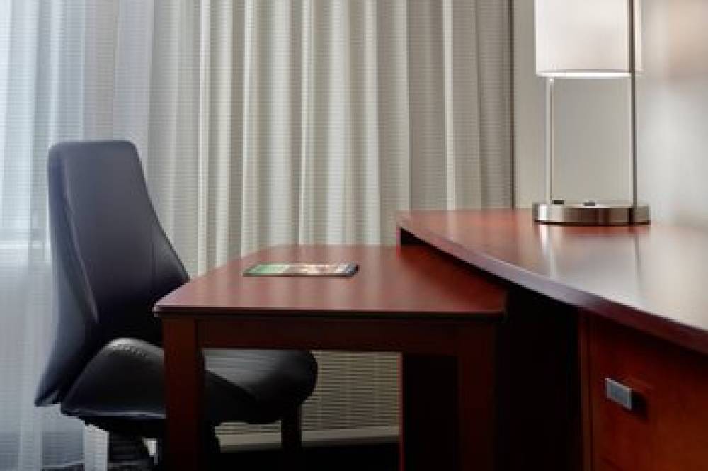 Courtyard By Marriott Fayetteville 10