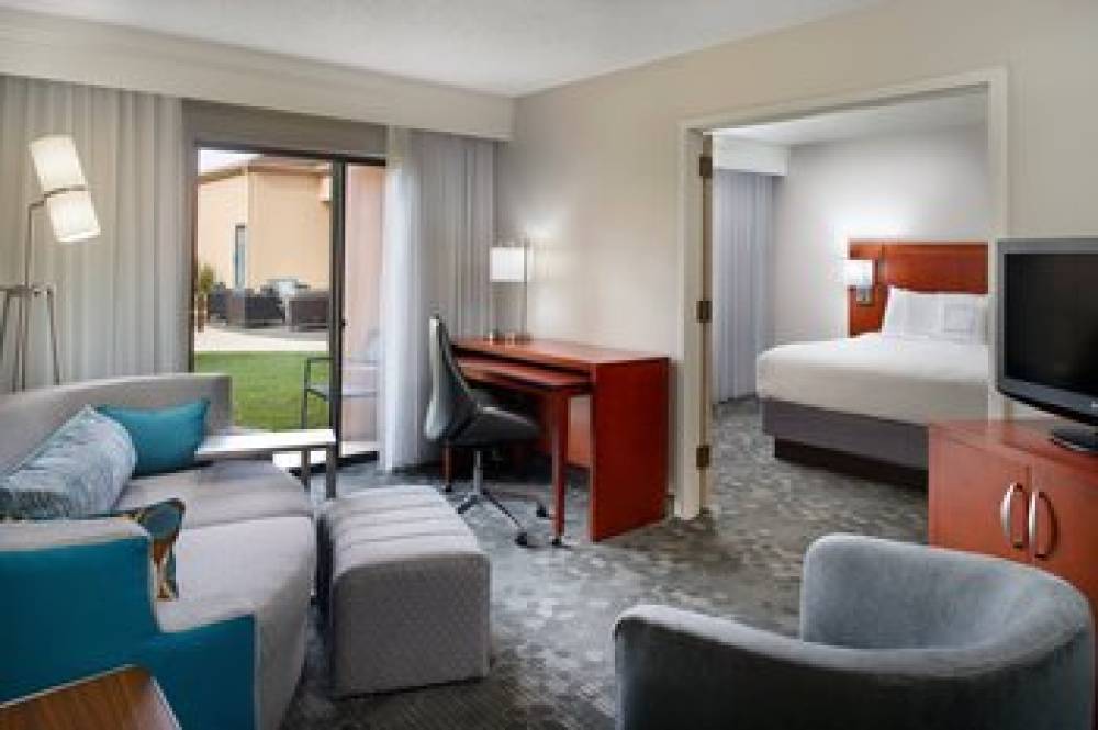 Courtyard By Marriott Fayetteville 6