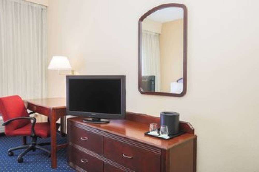 Courtyard By Marriott Flint Grand Blanc 3