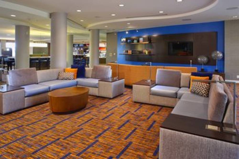 Courtyard By Marriott Hamilton 1
