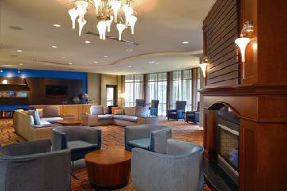 Courtyard By Marriott Hamilton 4