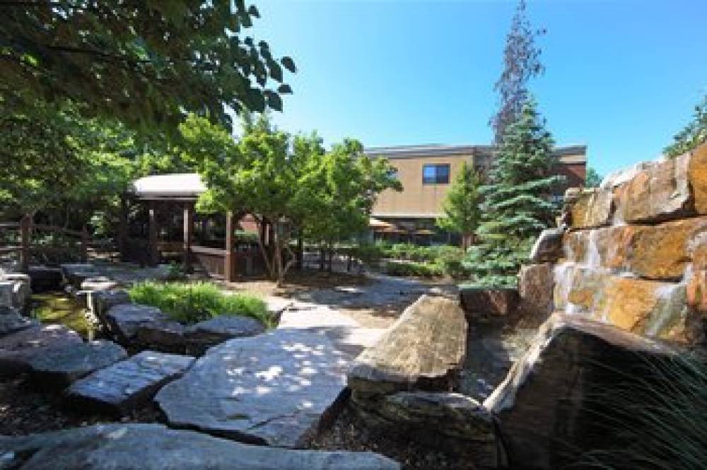 Courtyard By Marriott Hamilton 6