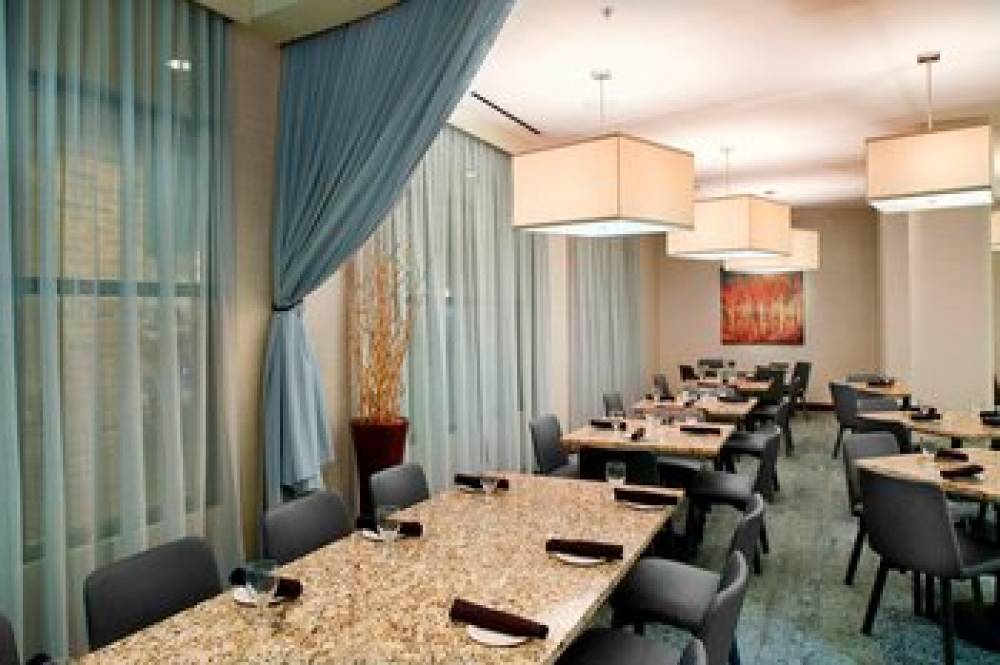 Courtyard By Marriott Hamilton 7
