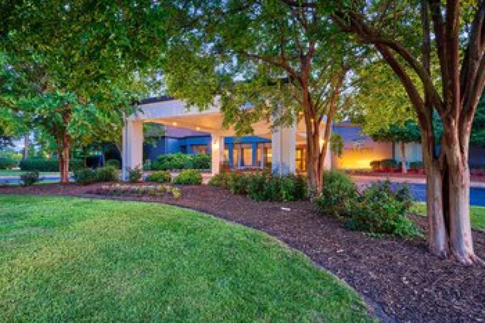 Courtyard By Marriott Hampton Coliseum Central 3