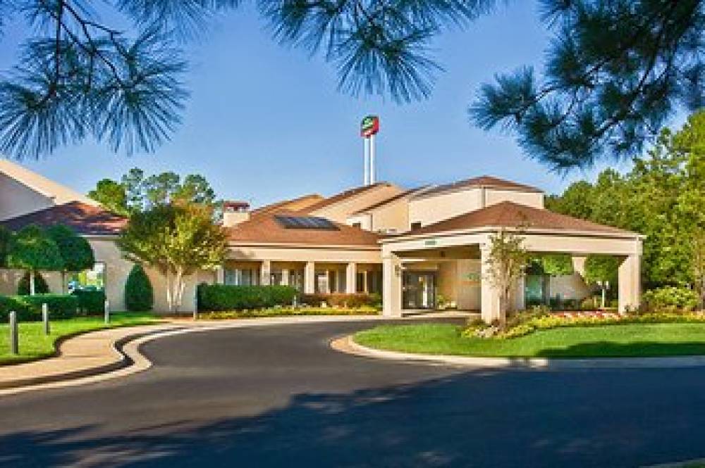 Courtyard By Marriott Hampton Coliseum Central 2