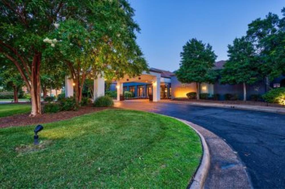 Courtyard By Marriott Hampton Coliseum Central 4