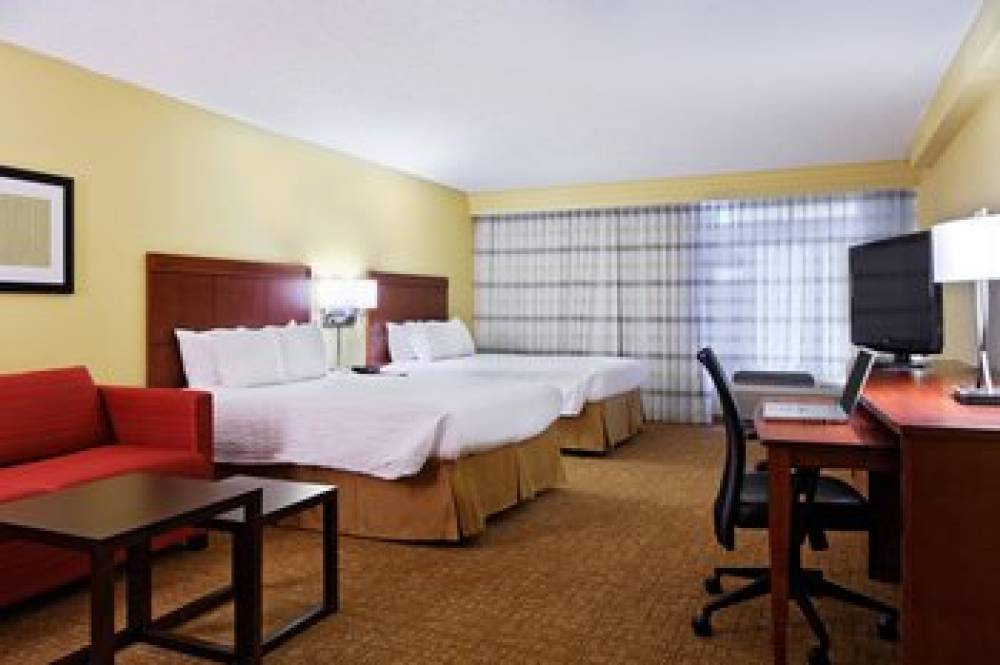 Courtyard By Marriott Houston Brookhollow 6