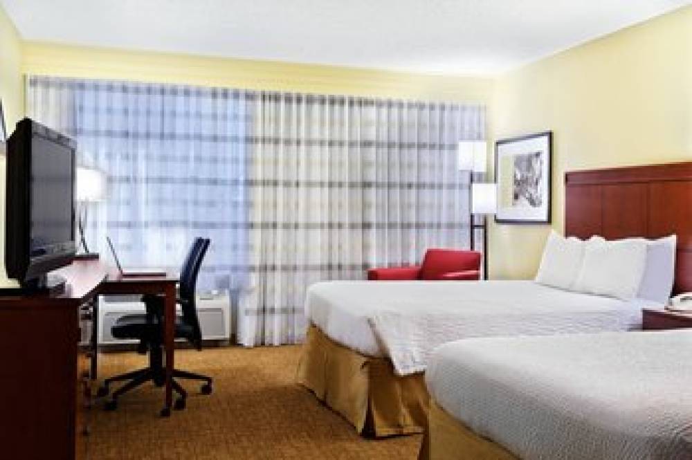 Courtyard By Marriott Houston Brookhollow 5
