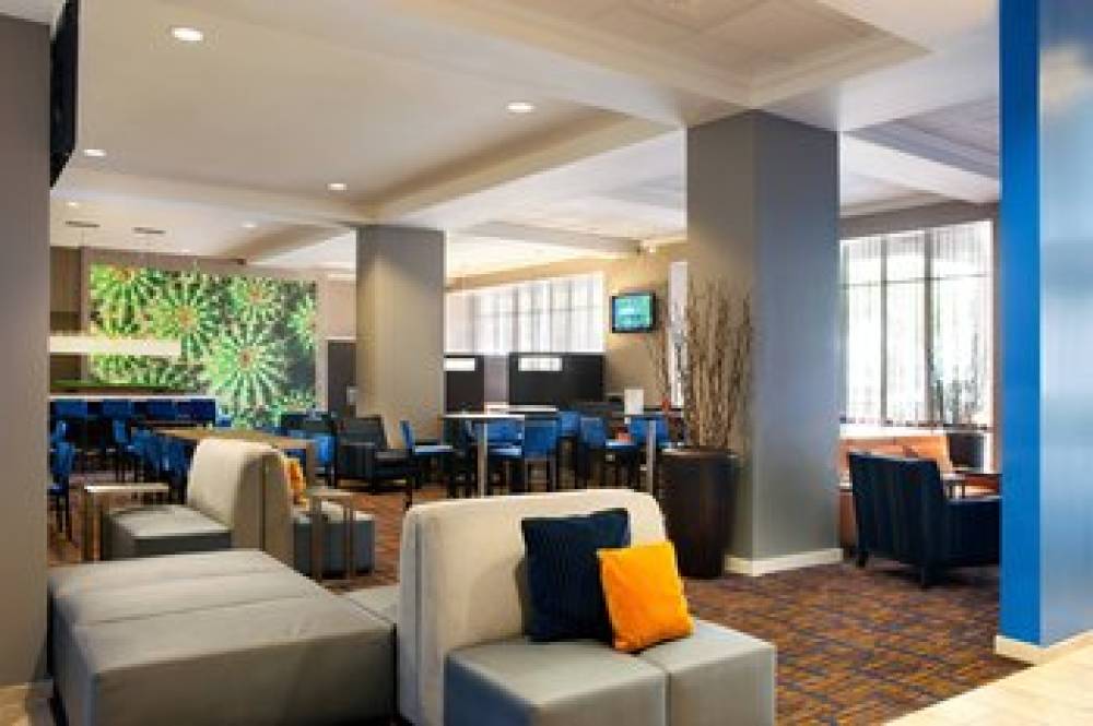 Courtyard By Marriott Houston Downtown Convention Center 2