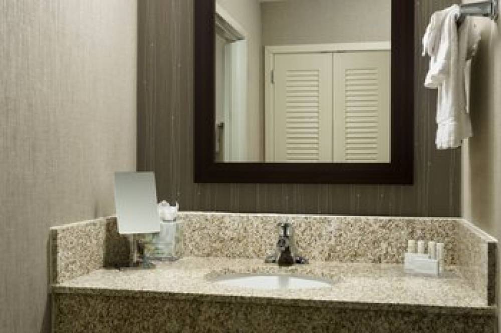 Courtyard By Marriott Houston Downtown Convention Center 10