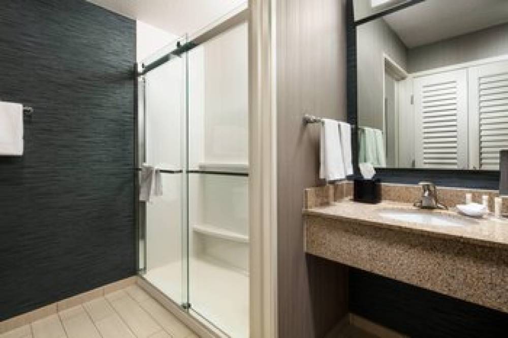 Courtyard By Marriott Indianapolis At The Capitol 10