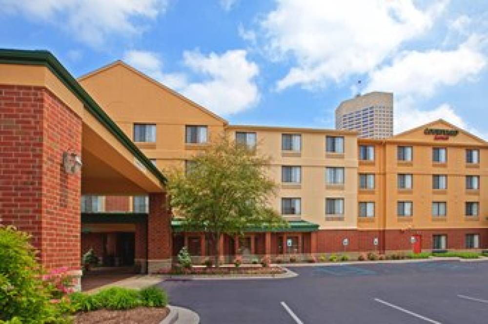 Courtyard By Marriott Indianapolis At The Capitol