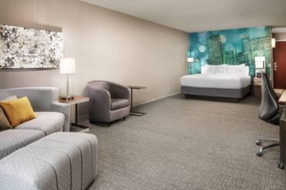 Courtyard By Marriott Indianapolis At The Capitol 8