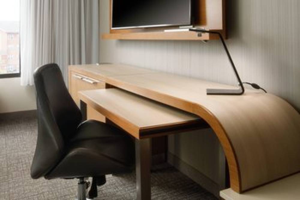Courtyard By Marriott Indianapolis At The Capitol 9